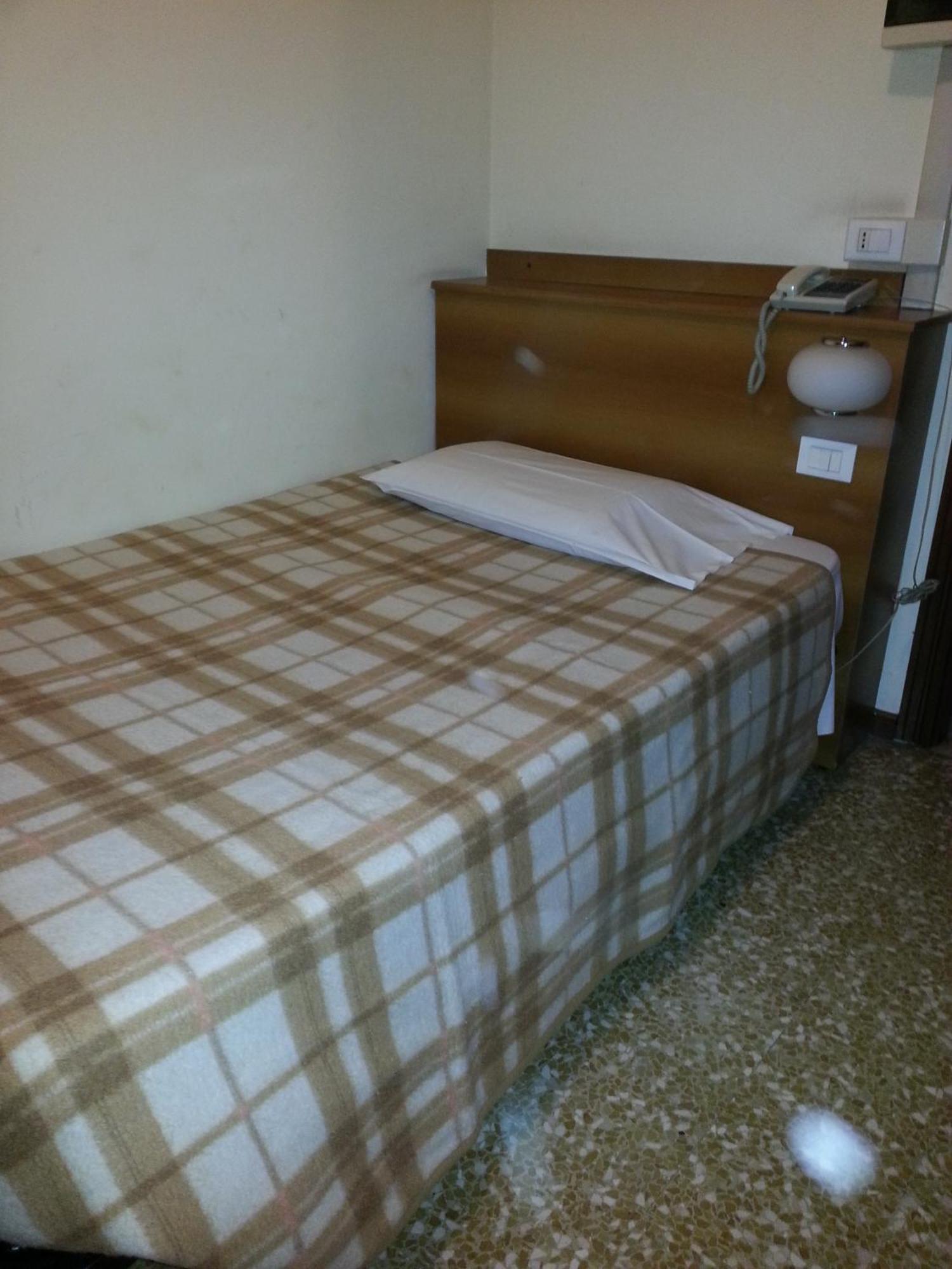Hotel Lombardia Seveso Kültér fotó