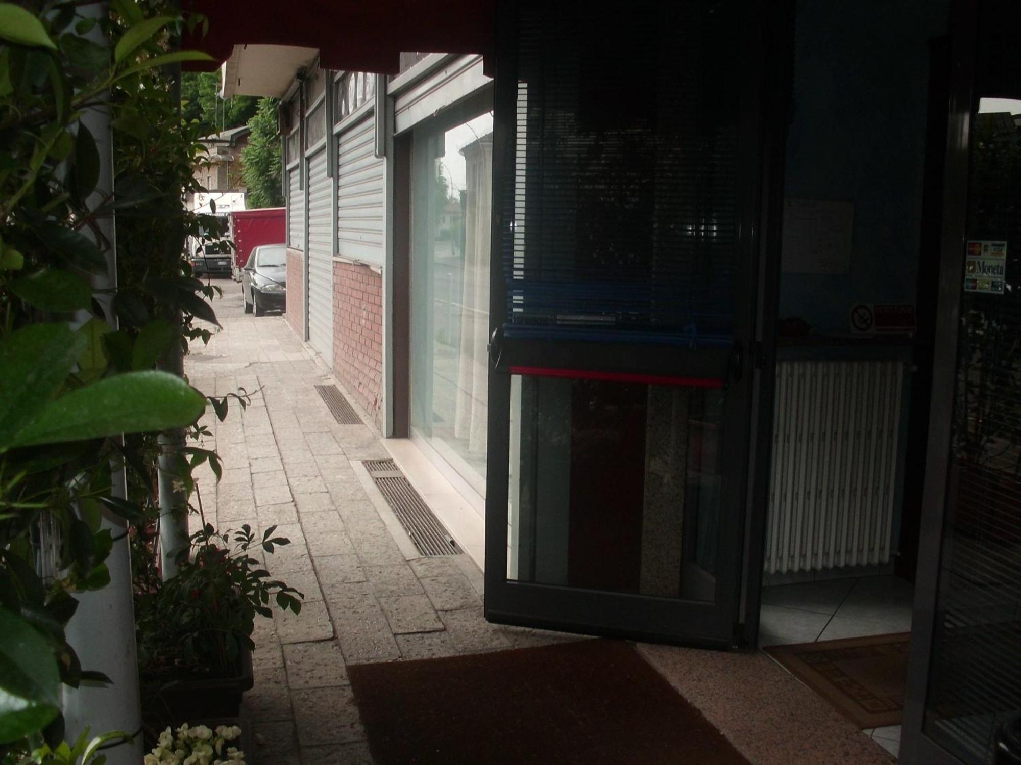 Hotel Lombardia Seveso Kültér fotó