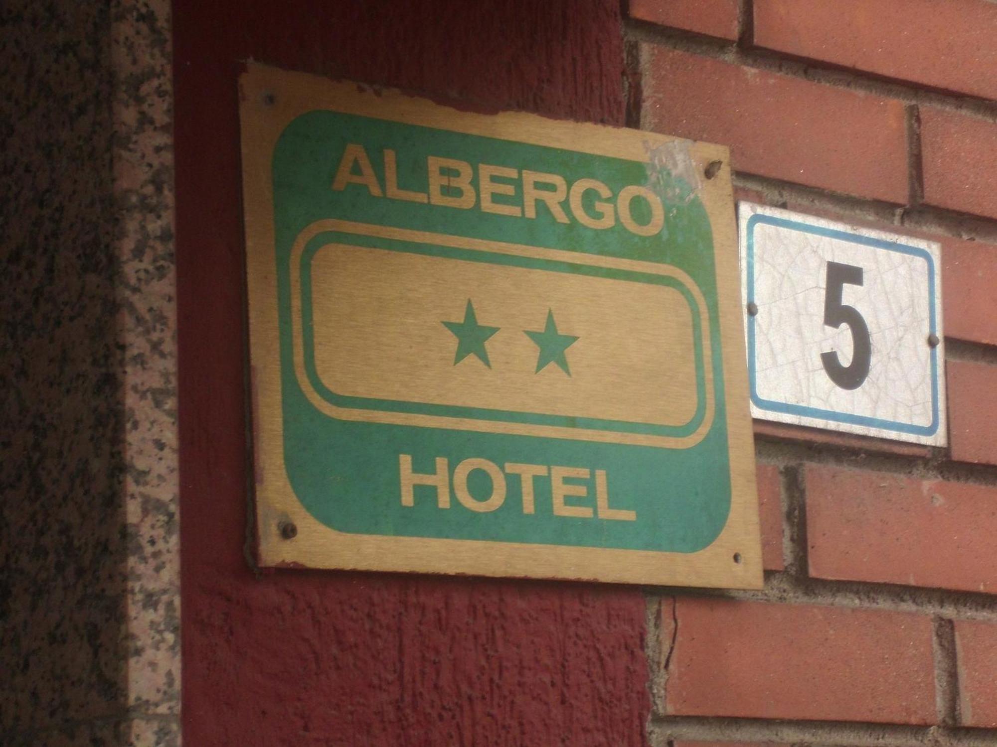 Hotel Lombardia Seveso Kültér fotó