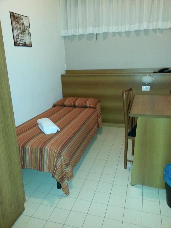 Hotel Lombardia Seveso Szoba fotó