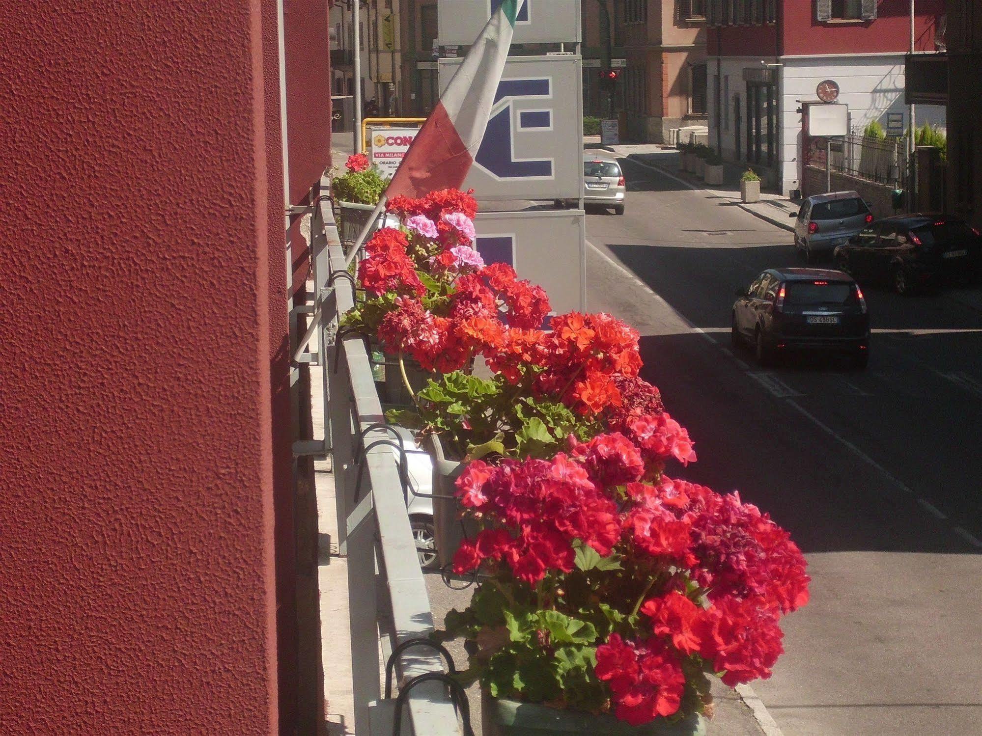 Hotel Lombardia Seveso Kültér fotó