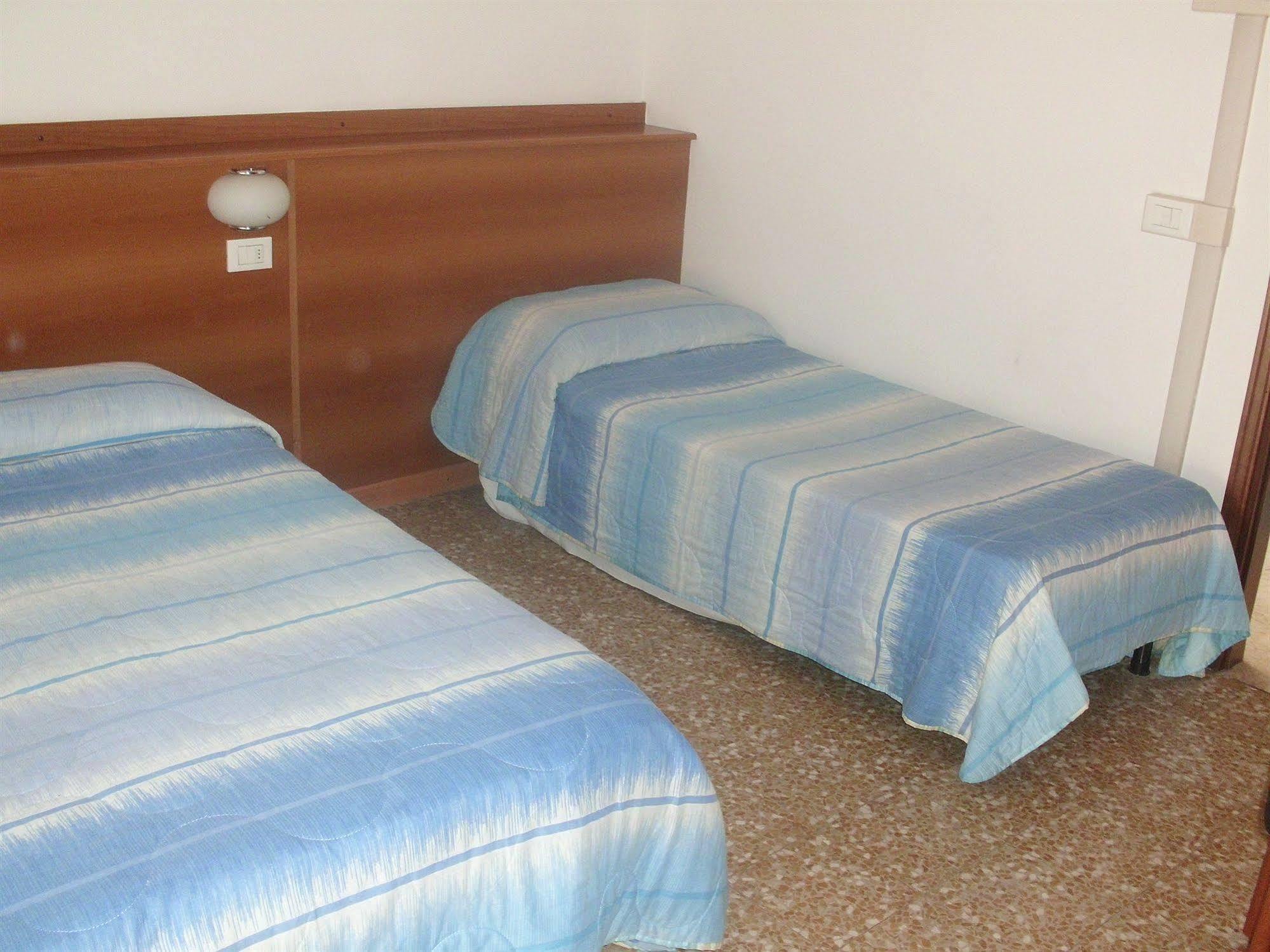 Hotel Lombardia Seveso Kültér fotó